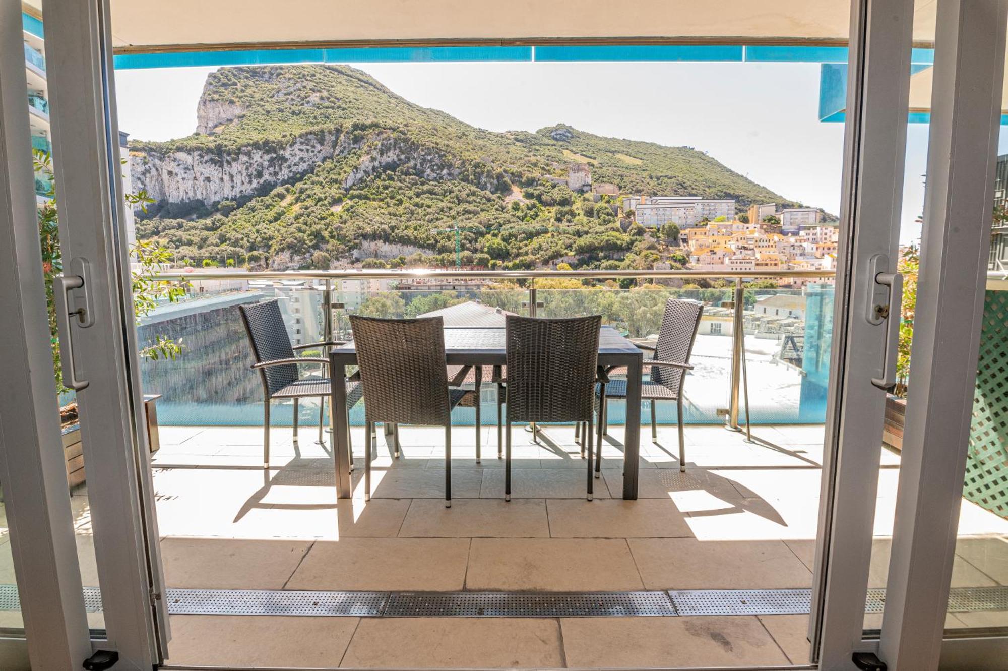 Britain In The Sun At Luxurious Ocean Village Gibraltar Exterior photo