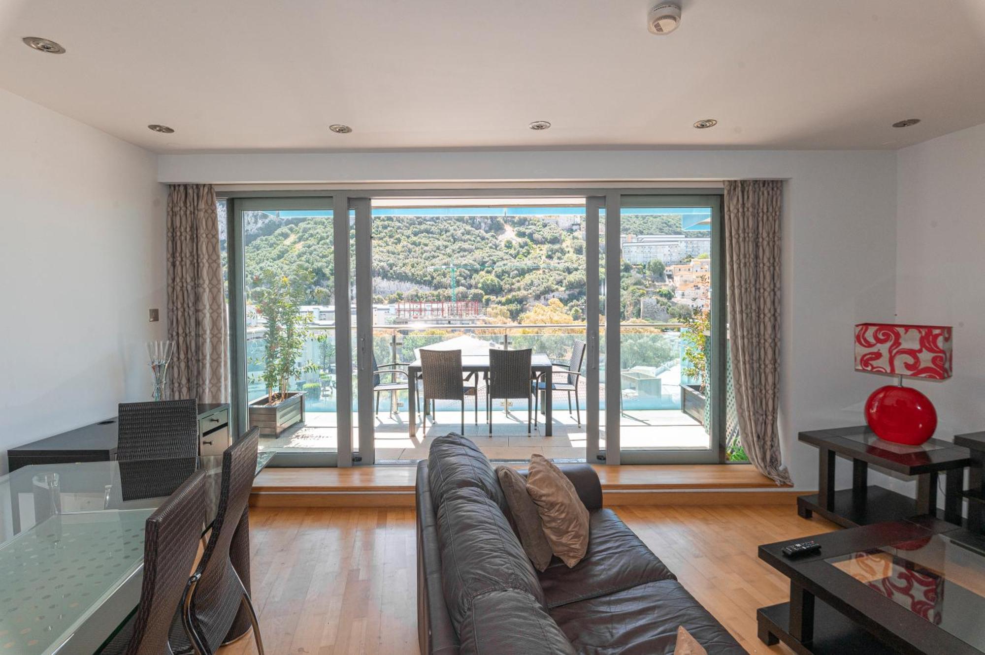 Britain In The Sun At Luxurious Ocean Village Gibraltar Exterior photo