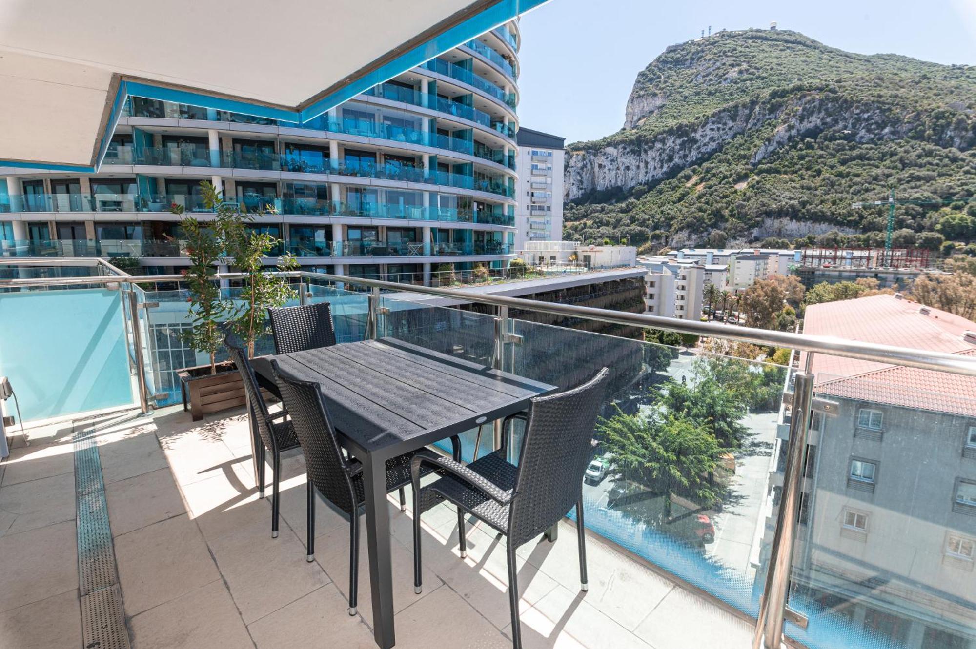 Britain In The Sun At Luxurious Ocean Village Gibraltar Exterior photo